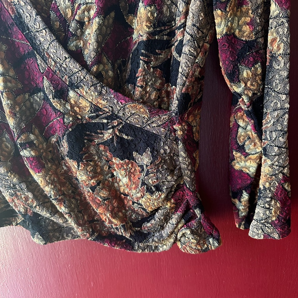 Chic Floral Faux Wrap Blouse - Burgundy and Gold - Picture 4 of 6